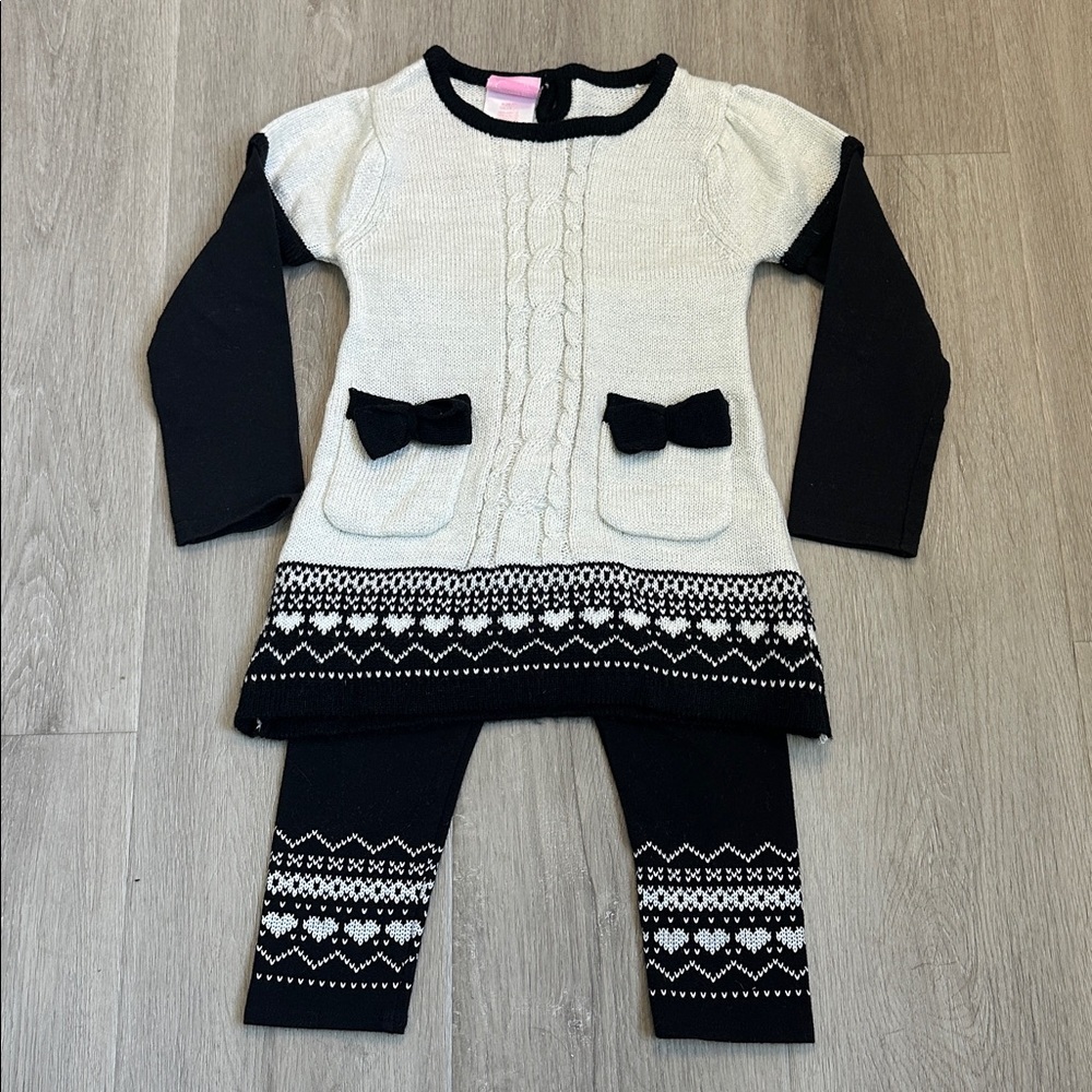 Black and White Knit top with Leggings size 3T